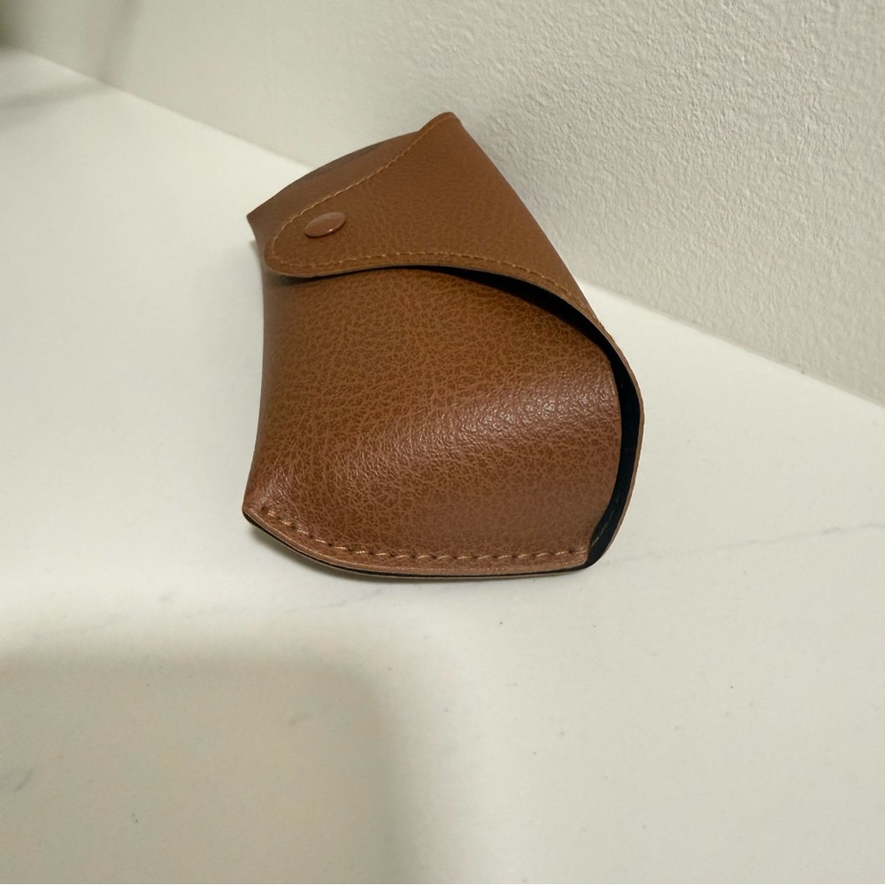 Ray-Ban Tan Case - Picture 2 of 4